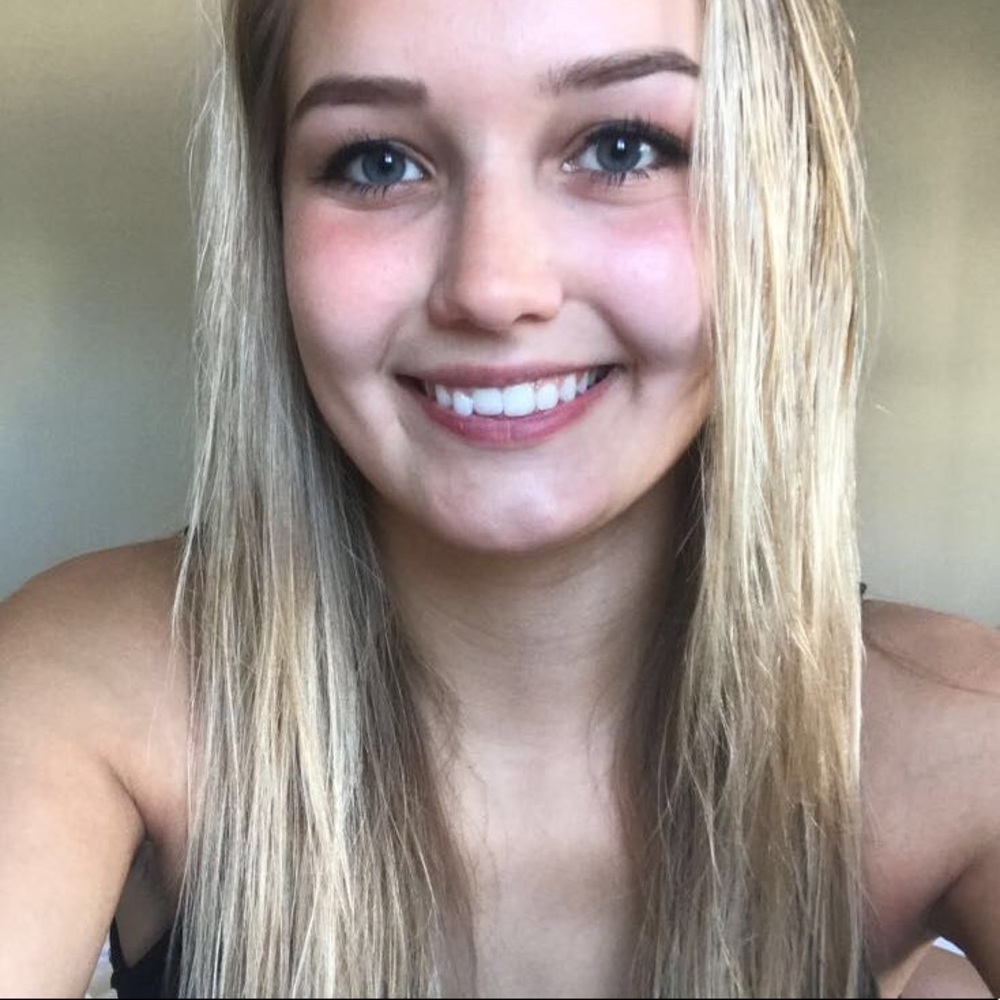 Meet your Posher, Caitlin